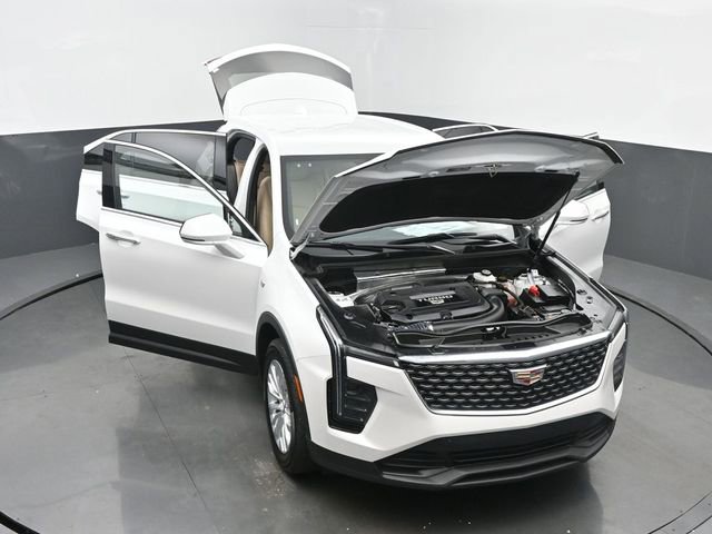 Used 2024 Cadillac XT4 Luxury w/ Cold Weather Package AWD/4WD image 78