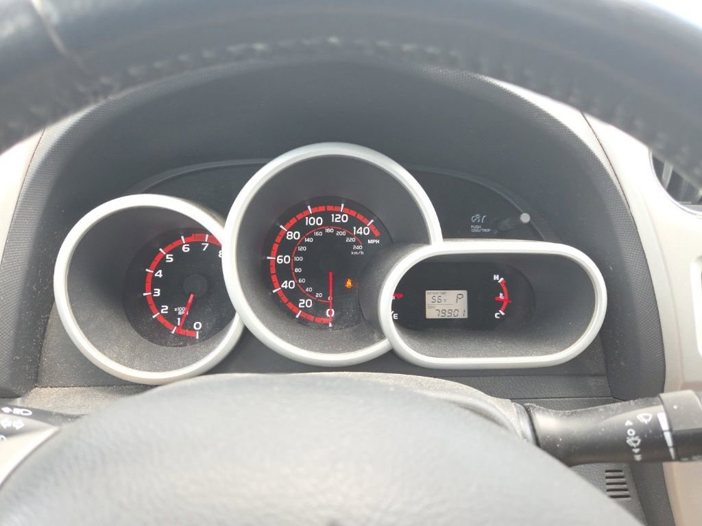 Used 2010 Pontiac Vibe GT FWD image 12