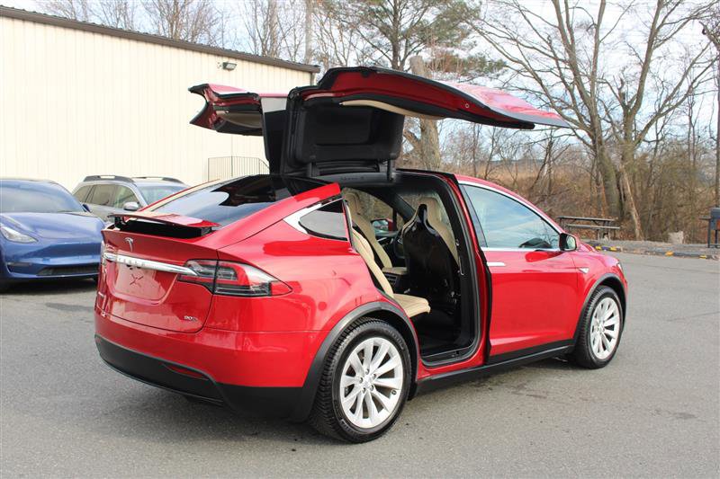 Used 2016 Tesla Model X 90D image 9