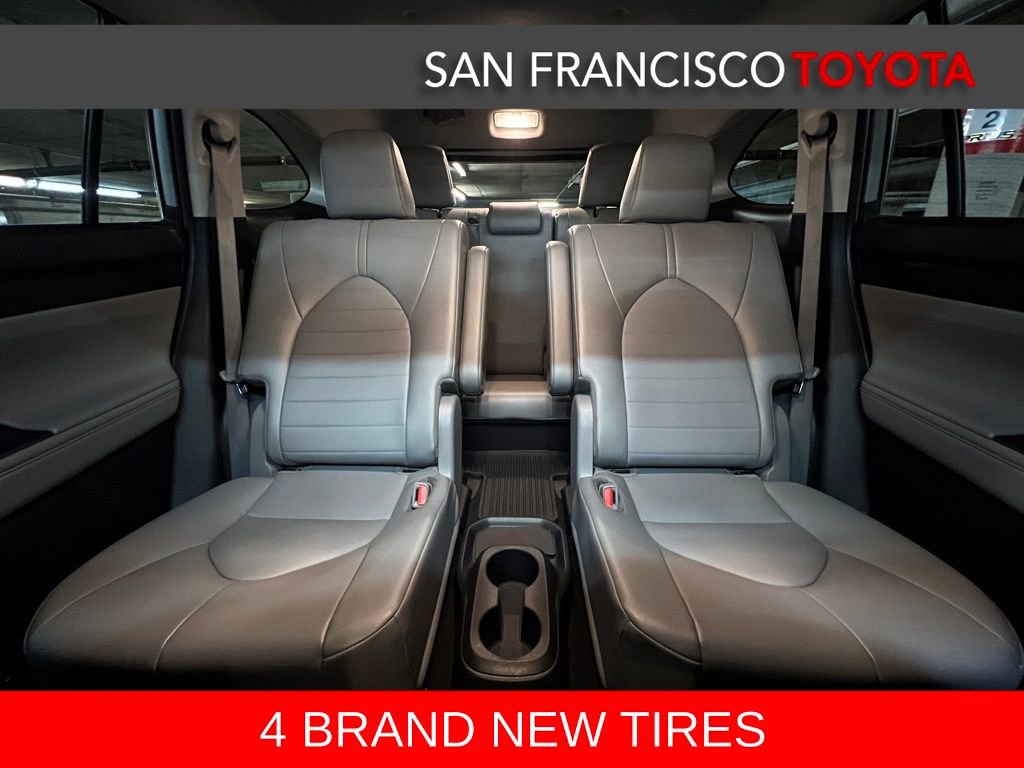 Used 2022 Toyota Highlander XLE AWD/4WD image 15