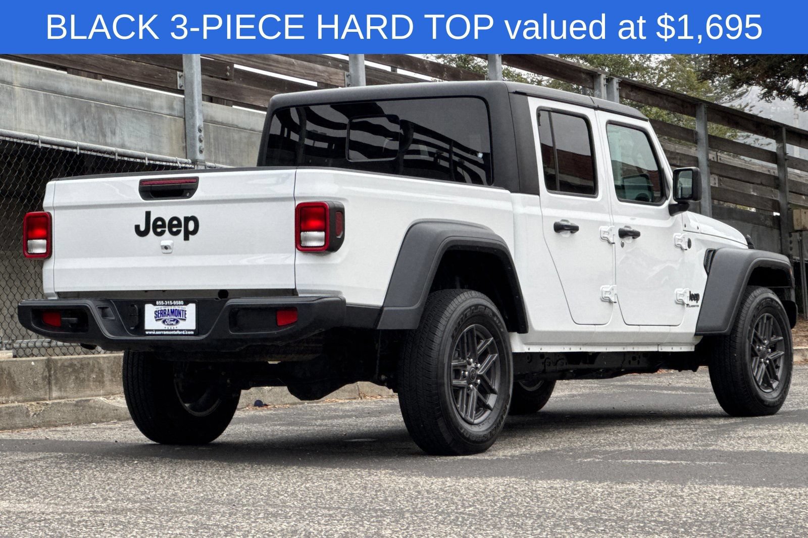 Used 2025 Jeep Gladiator Sport AWD/4WD image 5