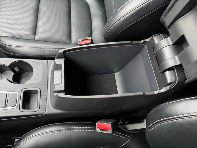 Certified 2025 Ford Escape Platinum AWD/4WD image 20