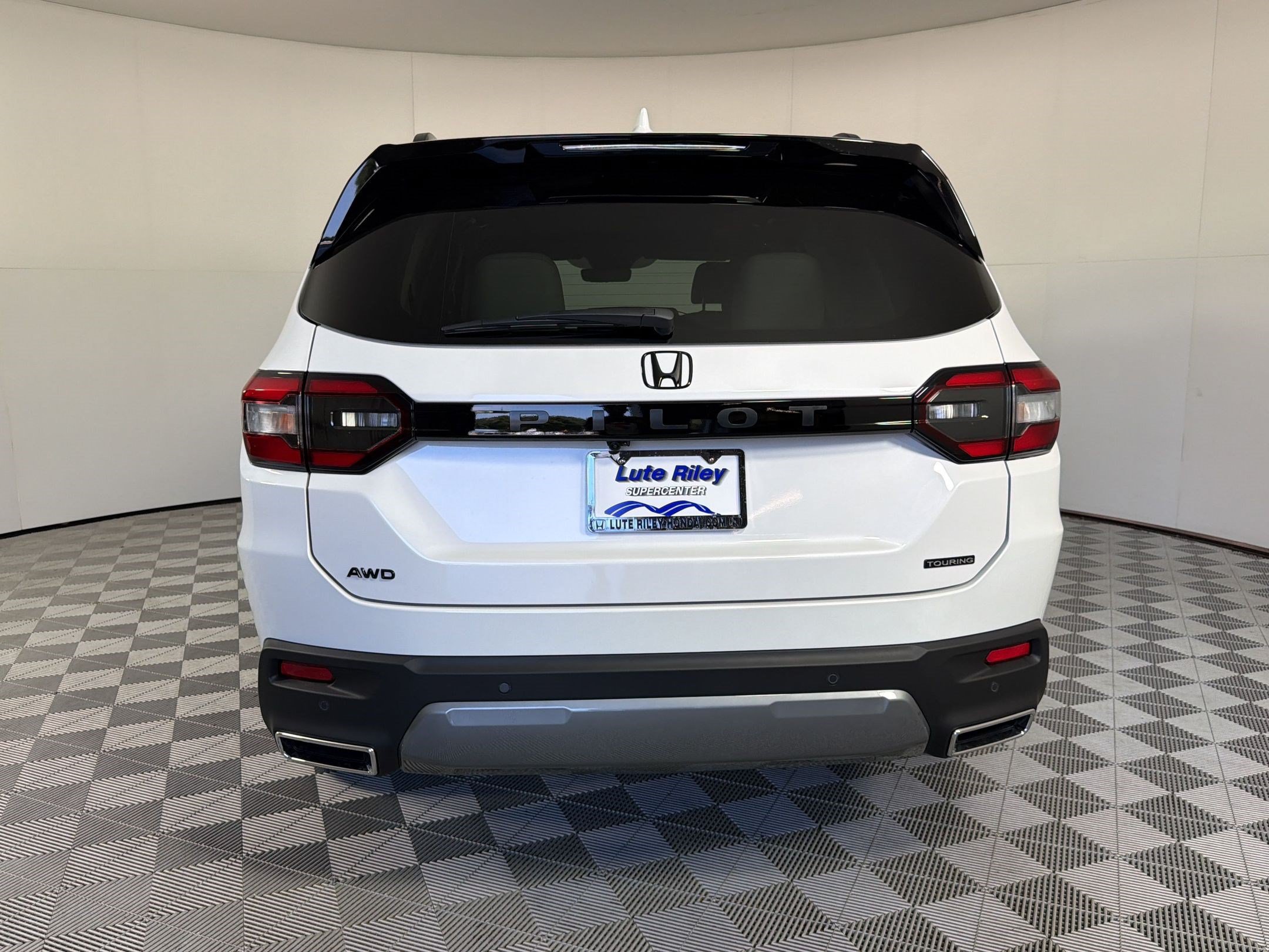 New 2026 Honda Pilot Touring image 10