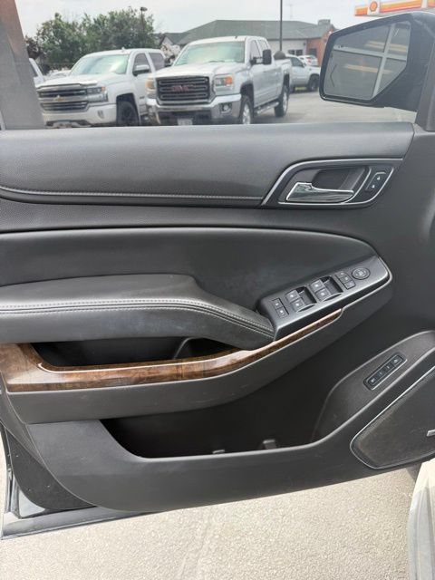 Used 2015 Chevrolet Suburban LT w/ Luxury Package AWD/4WD image 8