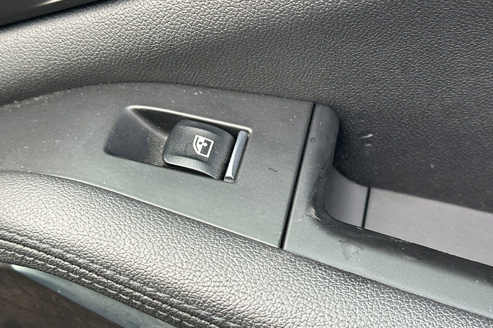 Used 2022 BMW X5 xDrive40i w/ Parking Assistance Package image 22