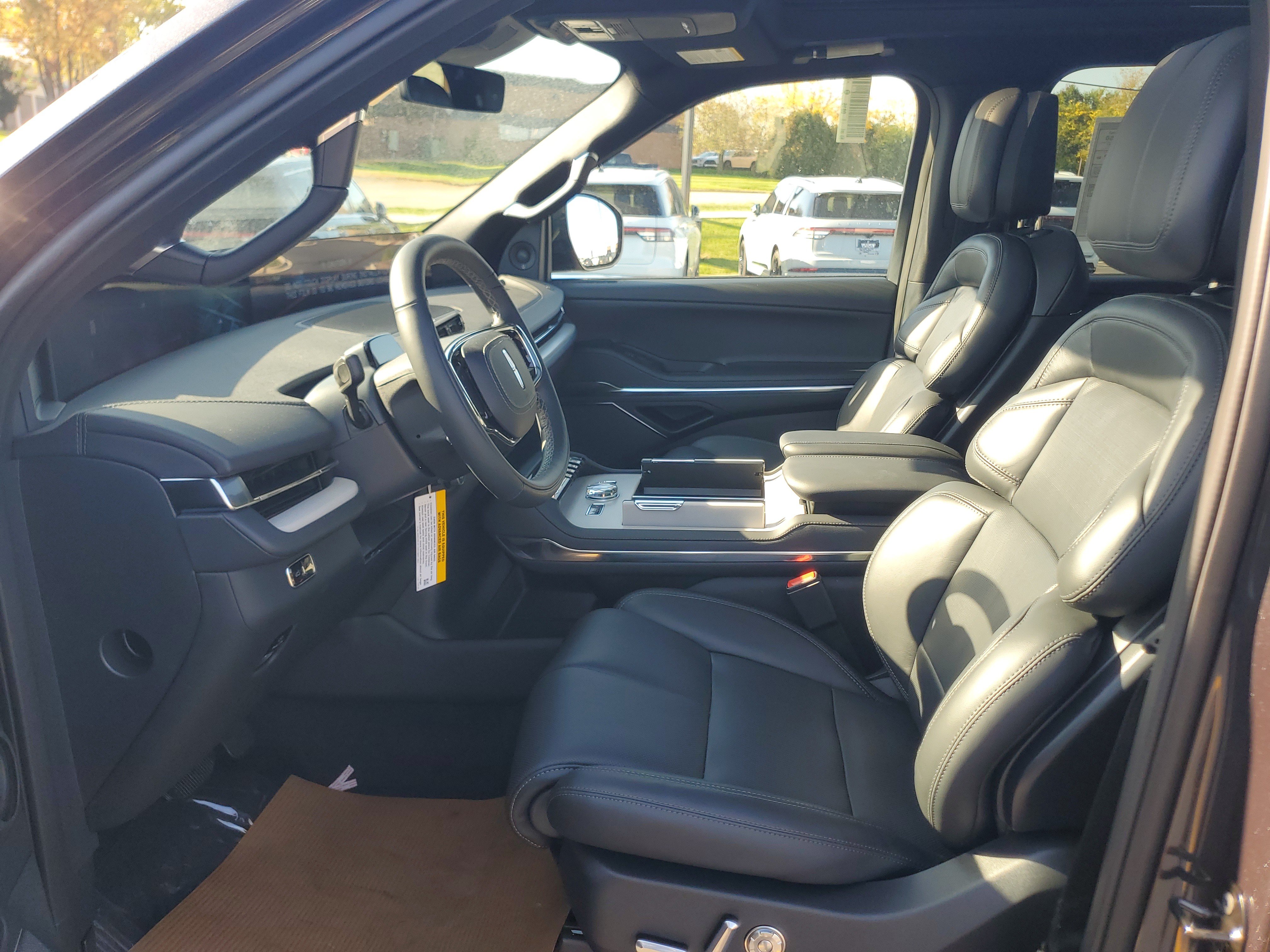 New 2027 Lincoln Navigator Reserve w/ Jet Appearance Package AWD/4WD image 12