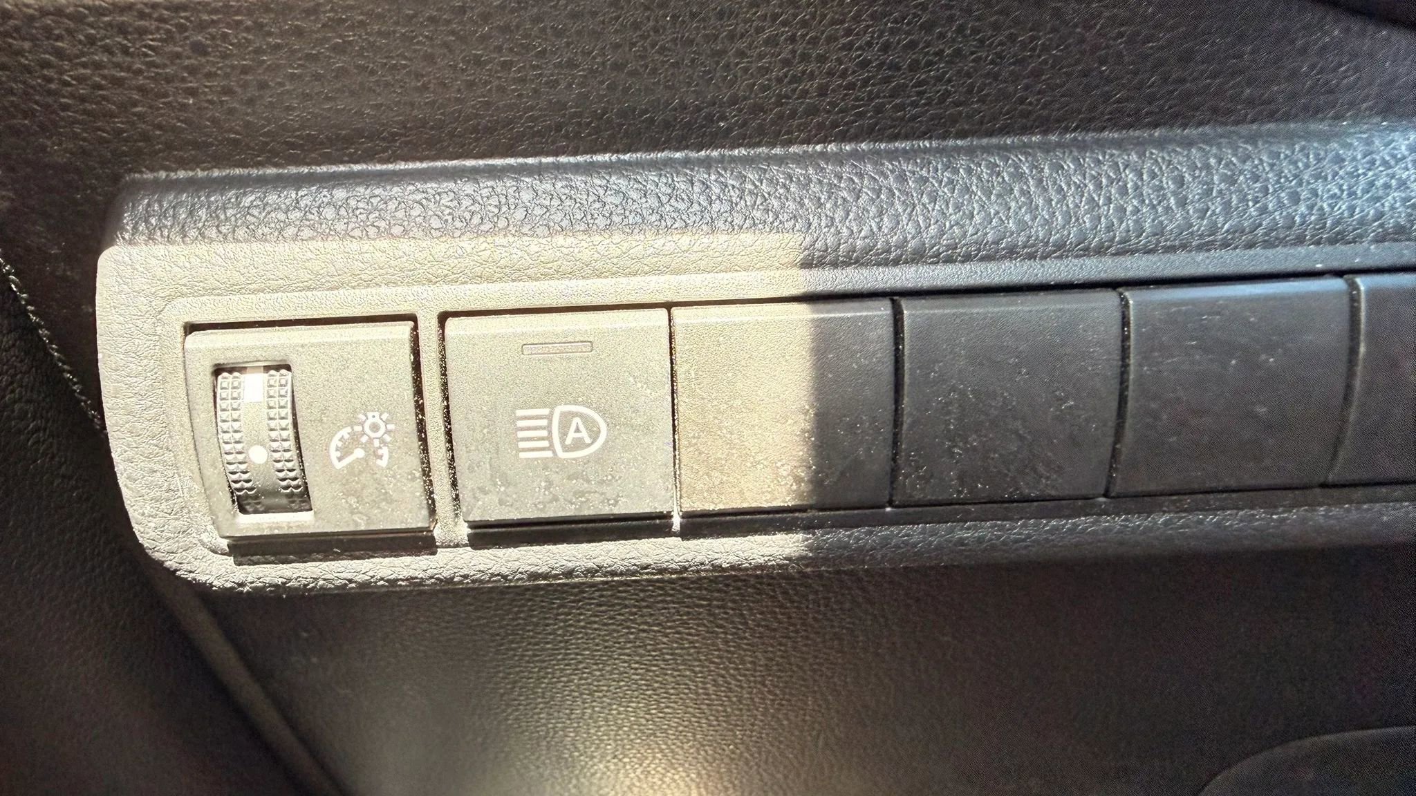 Used 2025 Toyota Corolla LE image 27