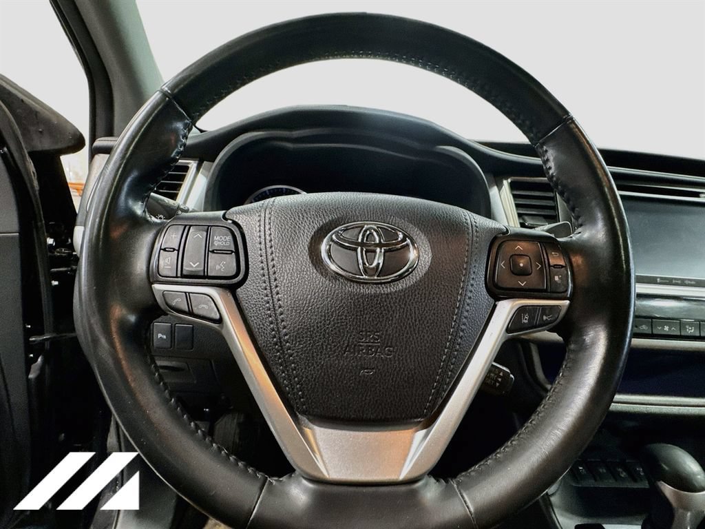 Used 2019 Toyota Highlander Limited AWD/4WD image 11
