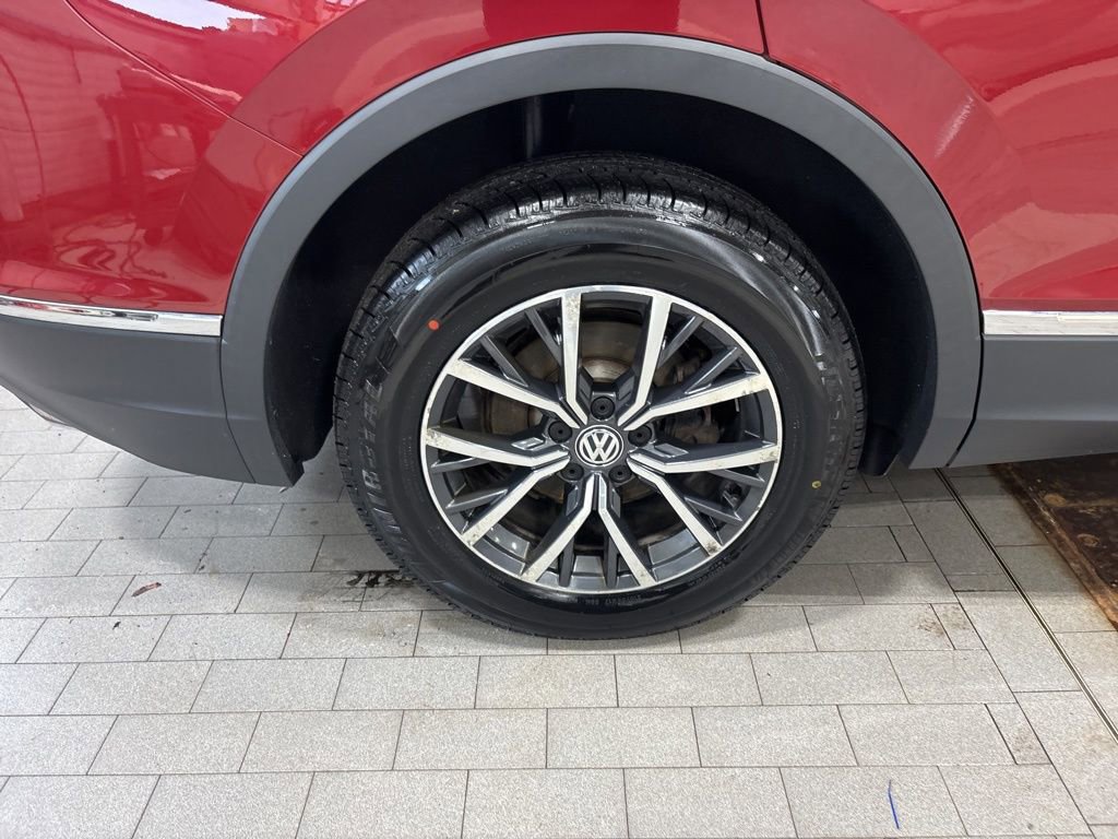 Used 2020 Volkswagen Tiguan SE image 21