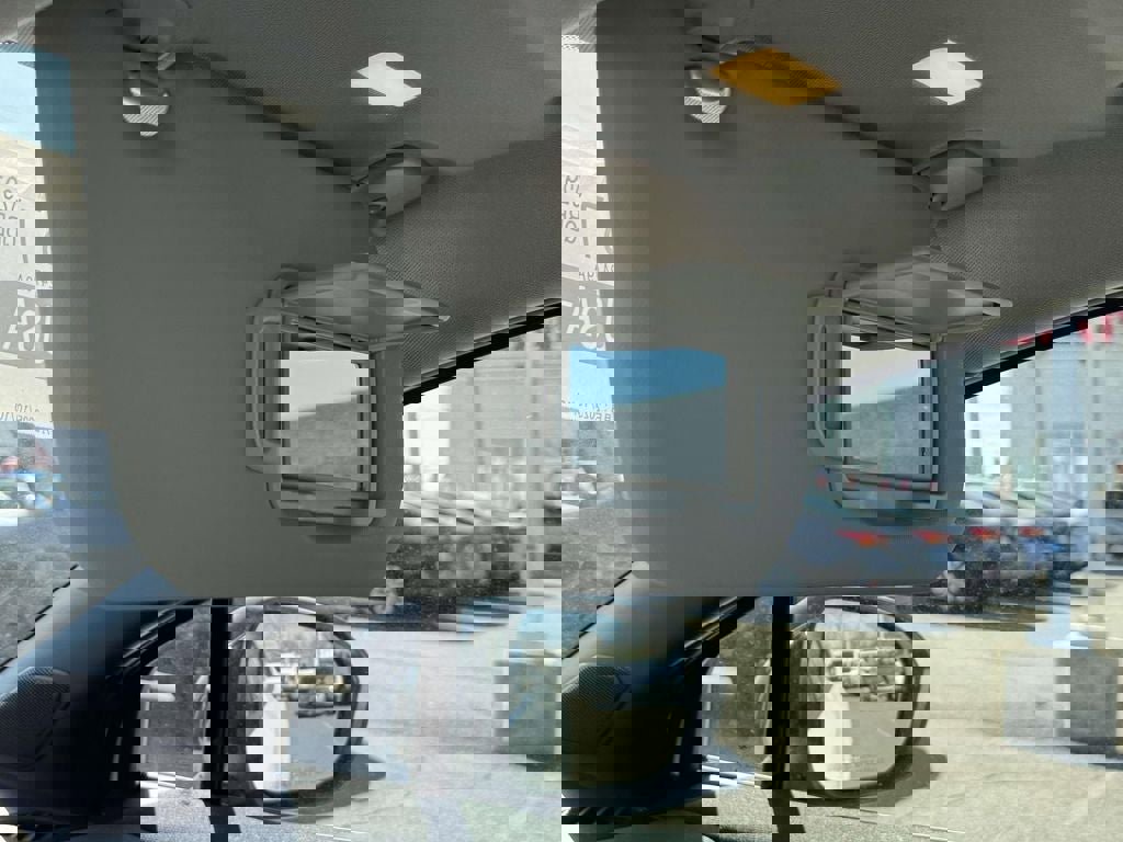 New 2026 Nissan Leaf Platinum+ w/ Floor Mat Package (Platinum+) image 10