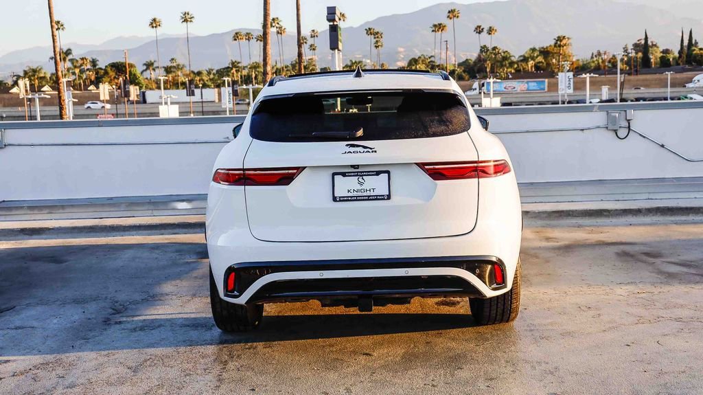 Used 2024 Jaguar F-PACE R-Dynamic S image 8