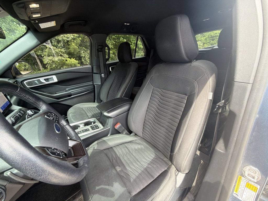Used 2020 Ford Explorer XLT w/ Comfort Package RWD image 19