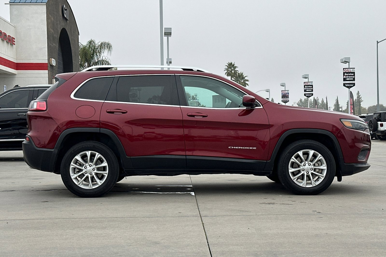 Used 2019 Jeep Cherokee Latitude w/ Popular Appearance Group image 7