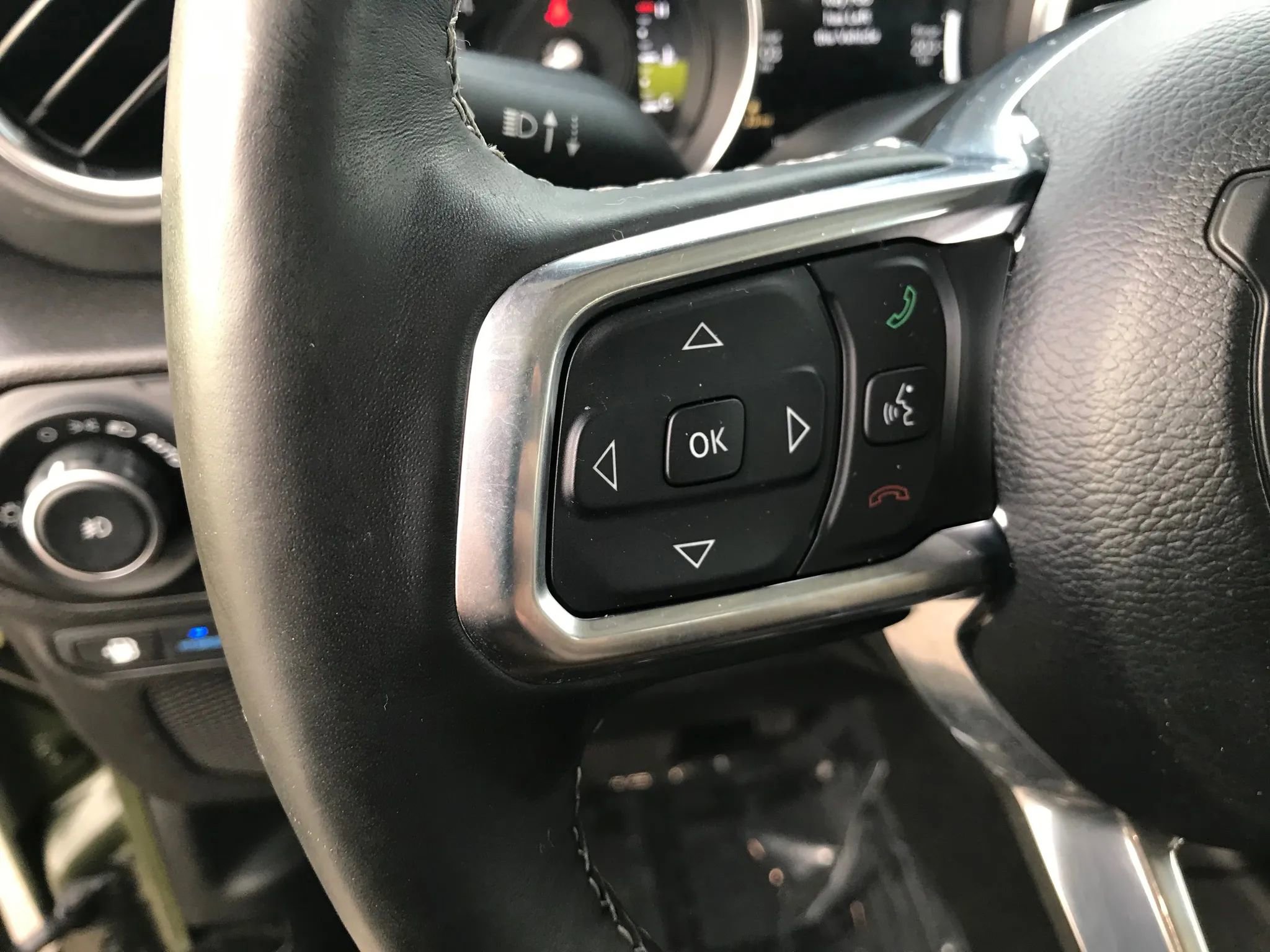 Used 2023 Jeep Wrangler Unlimited Sahara w/ Cold Weather Group image 15