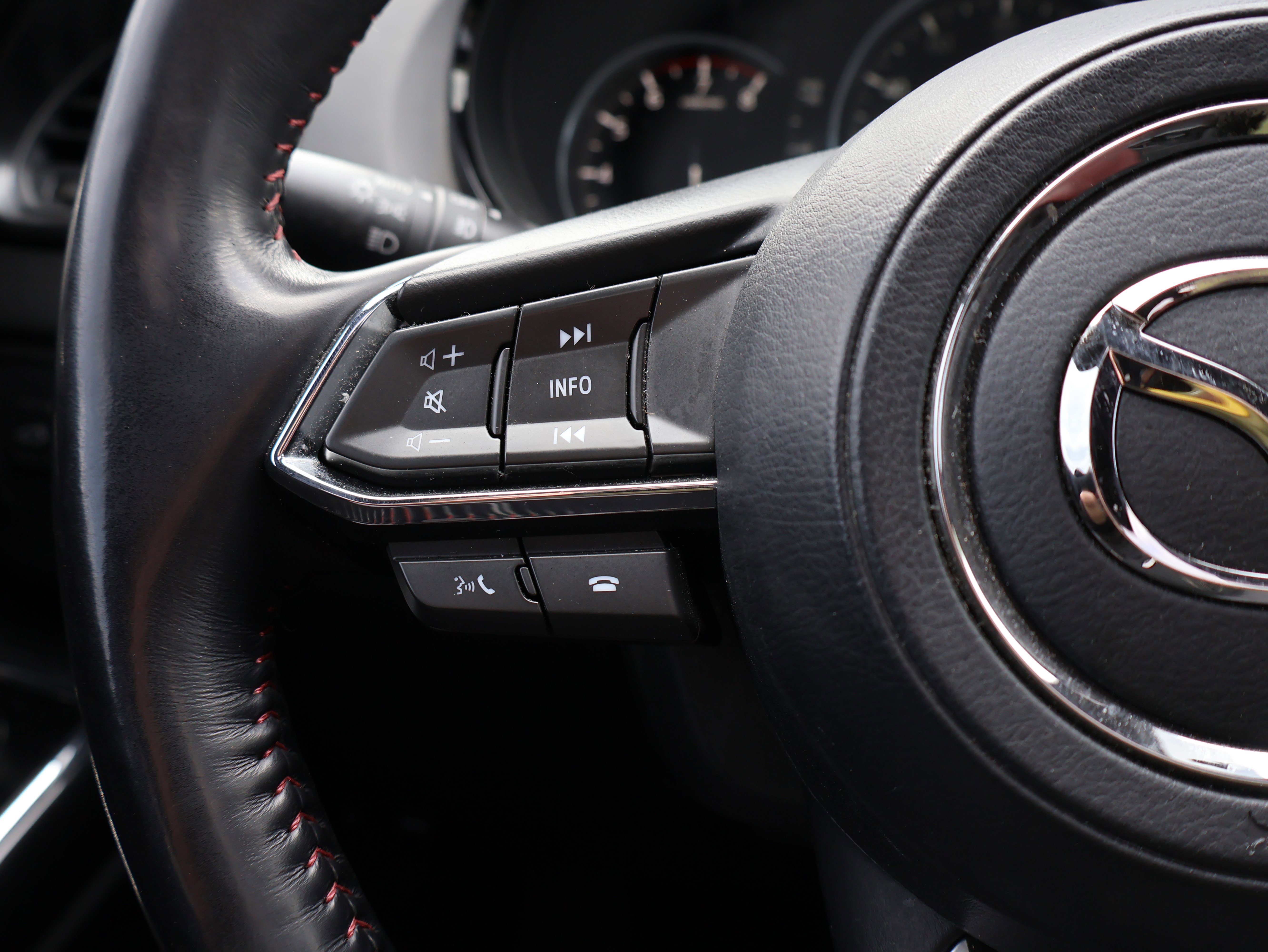 Certified 2023 MAZDA CX-9 Carbon Edition image 33