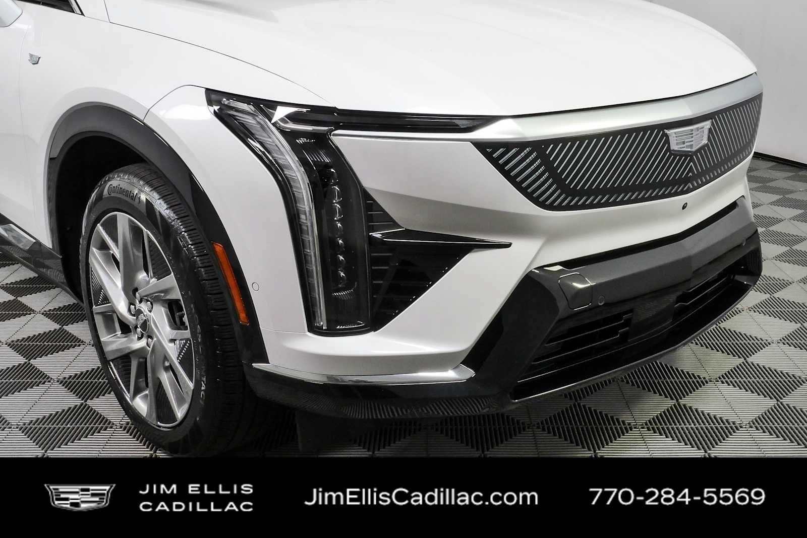 Certified 2025 Cadillac Optiq Luxury 1 AWD/4WD image 37