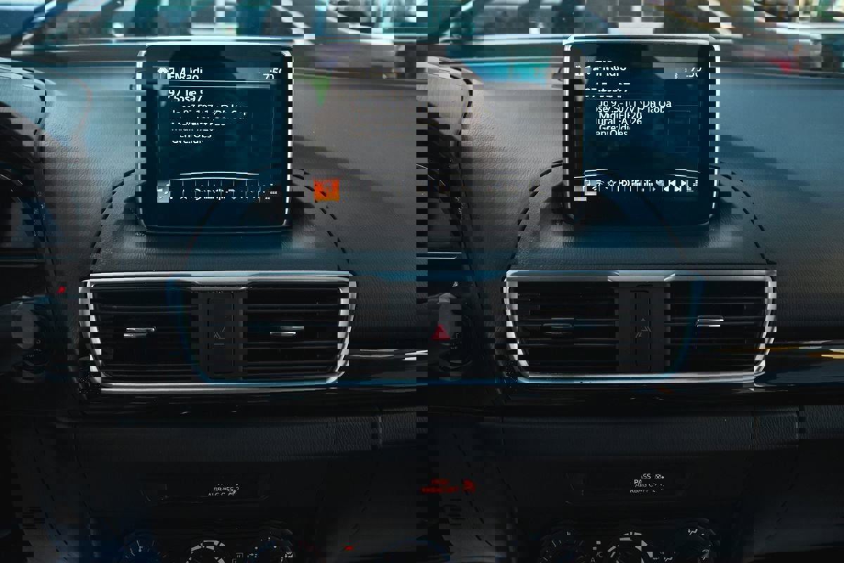 Used 2016 MAZDA MAZDA3 i Sport image 23