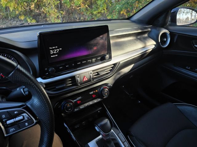 Used 2023 Kia Forte GT-Line w/ GT-Line Premium Package FWD image 25