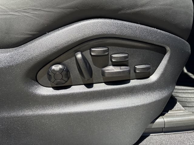 Used 2024 Porsche Cayenne Turbo AWD/4WD image 36