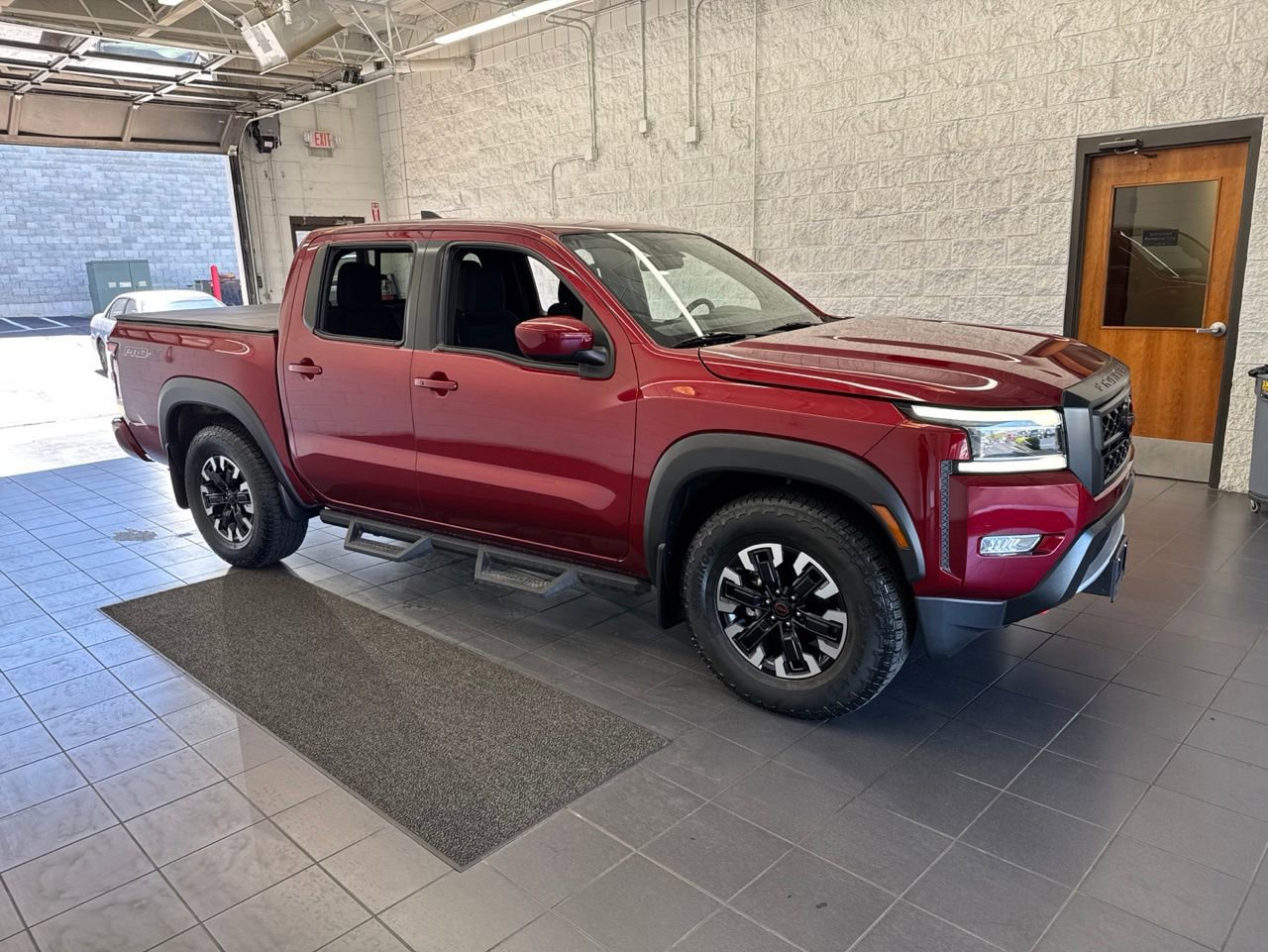 Used 2023 Nissan Frontier Pro-X w/ Technology Package RWD image 1