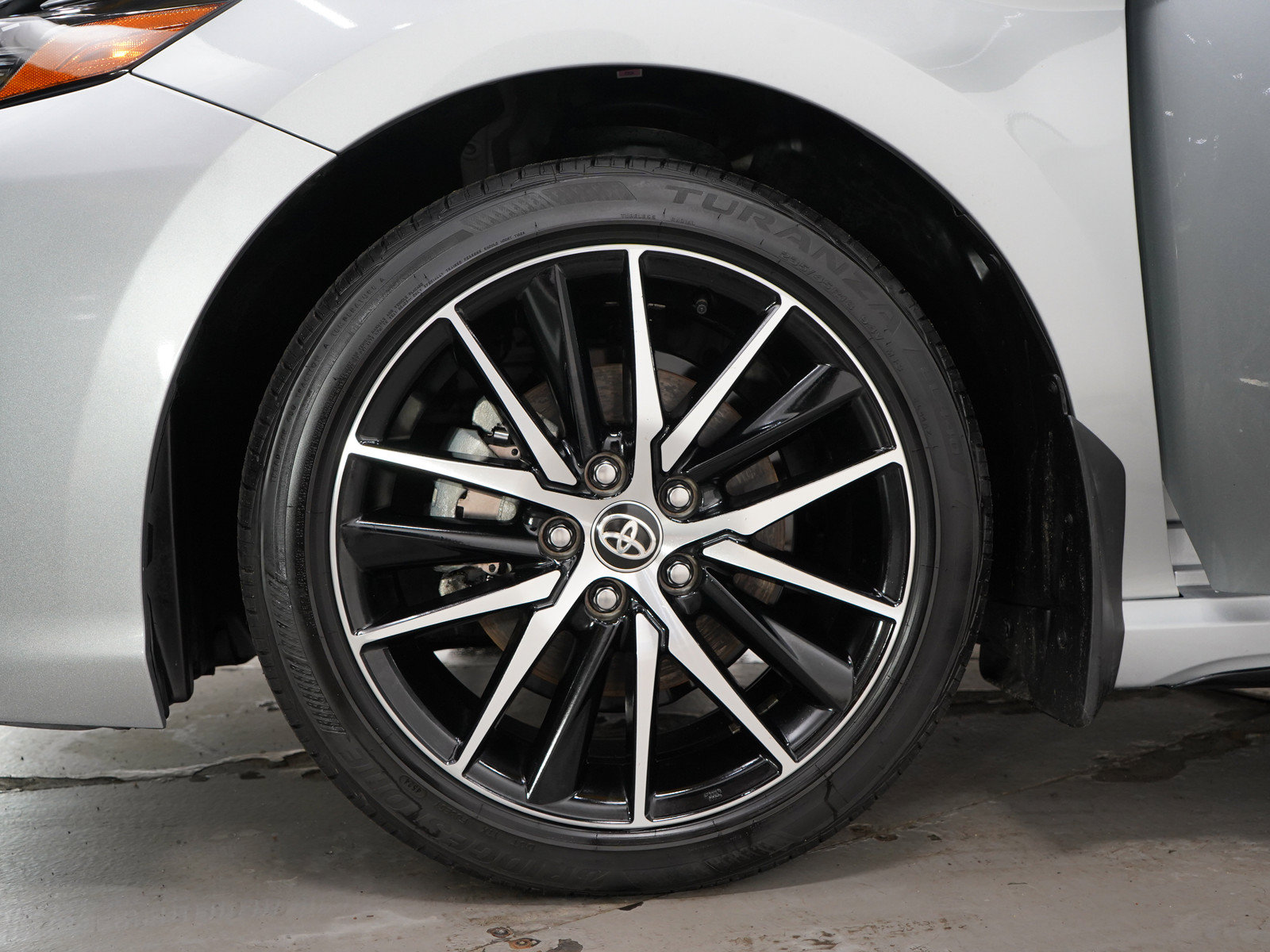 Used 2024 Toyota Camry SE FWD image 29