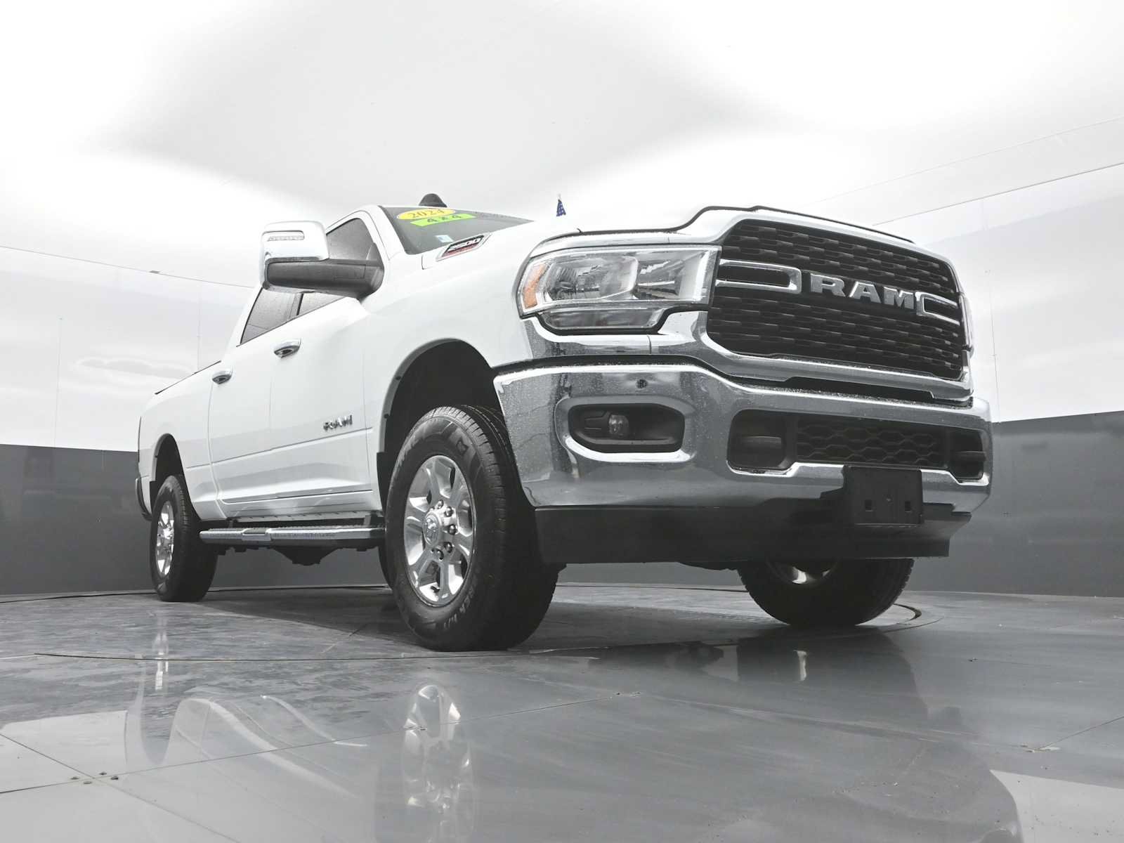 Used 2024 RAM 2500 Big Horn AWD/4WD image 35