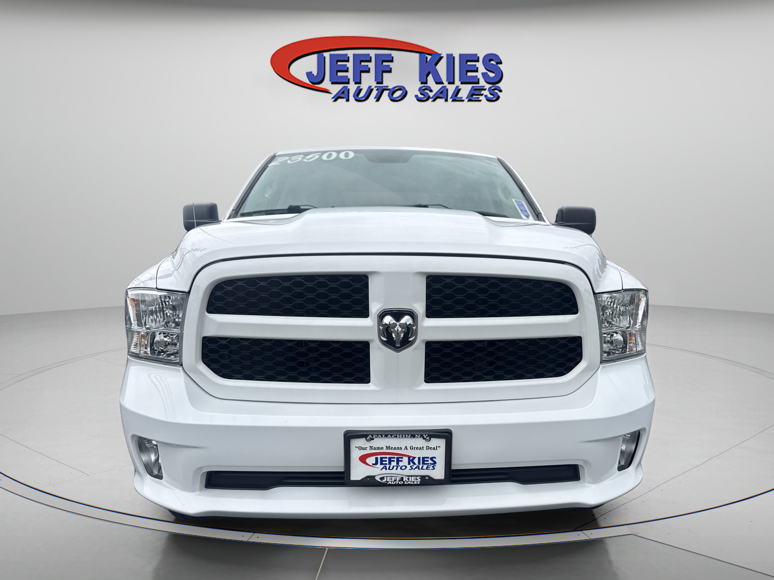 Used 2019 RAM 1500 Express AWD/4WD image 2