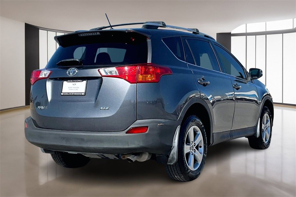 Used 2015 Toyota RAV4 XLE image 2