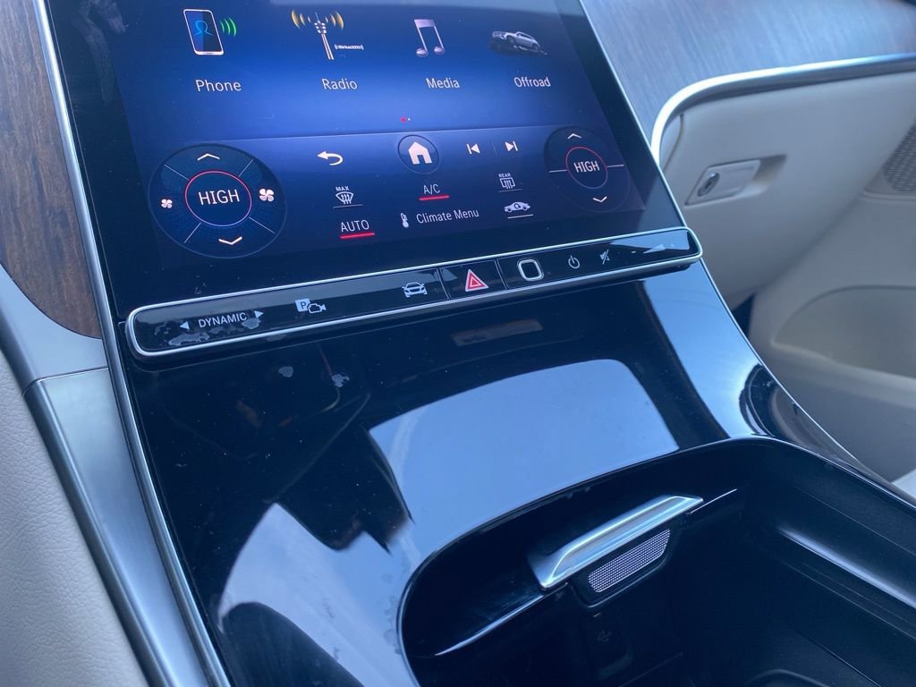 Used 2024 Mercedes-Benz GLC 300 4MATIC image 30