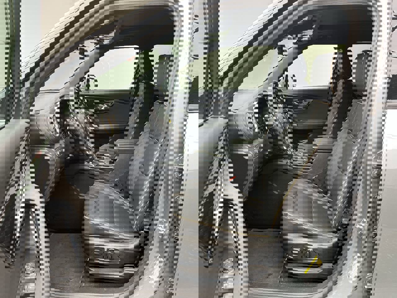 Certified 2023 Chevrolet Blazer Premier w/ Driver Confidence II Package image 3