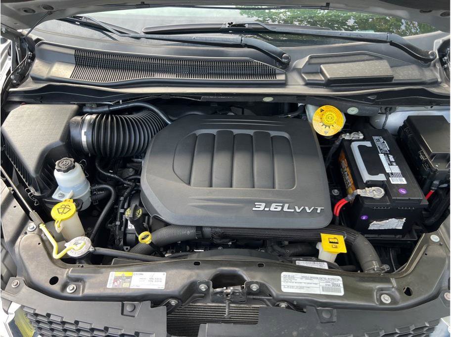 Used 2016 Dodge Grand Caravan American Value Package w/ UConnect Hands-Free Group image 20