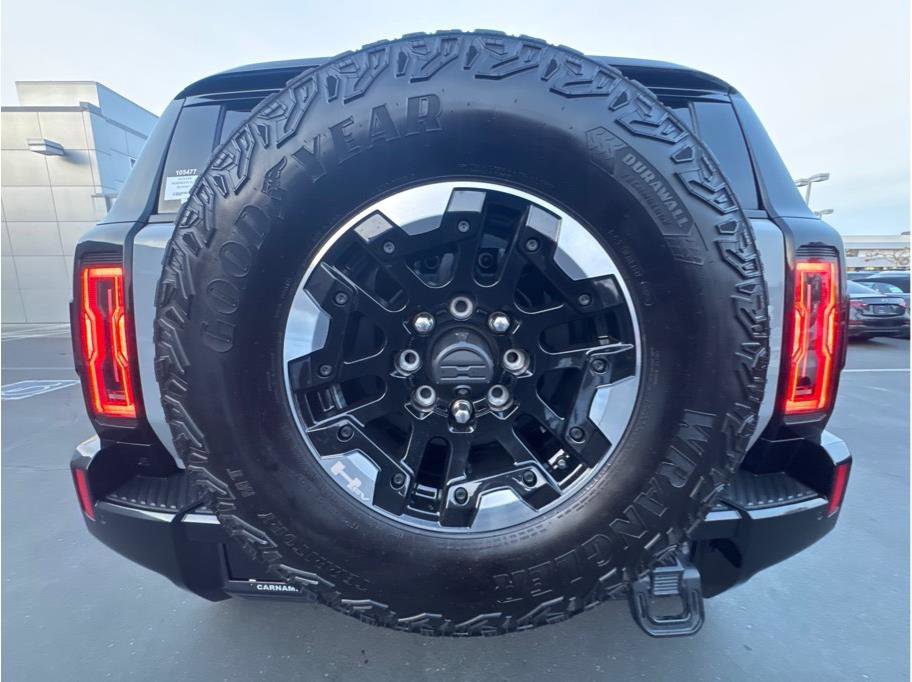 Used 2024 GMC Hummer EV 2X w/ Extreme Off-Road Package image 34