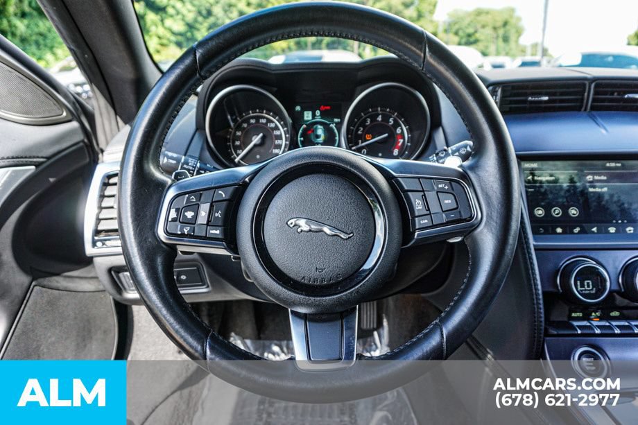 Used 2020 Jaguar F-TYPE Coupe RWD image 26