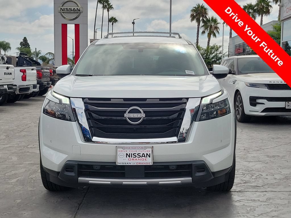 Certified 2025 Nissan Pathfinder SL FWD image 30