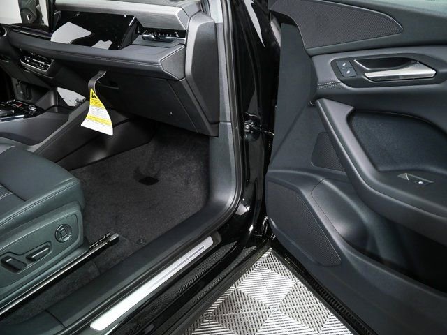 New 2025 Audi Q6 e-tron Premium image 24