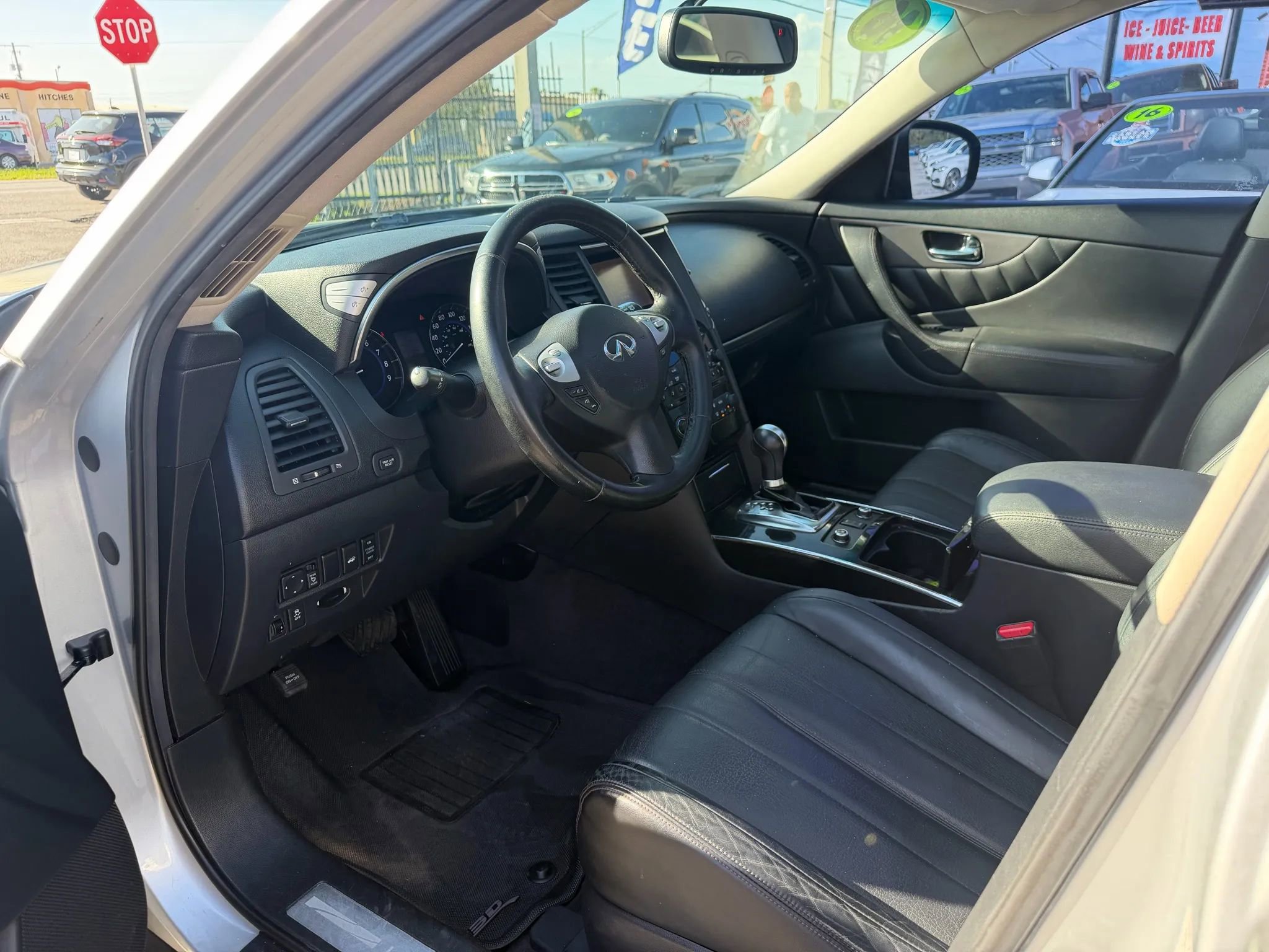 Used 2016 INFINITI QX70 3.7 image 9