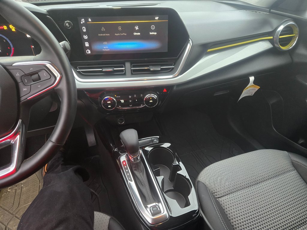 Used 2024 Chevrolet Trax LT w/ Driver Confidence Package image 9