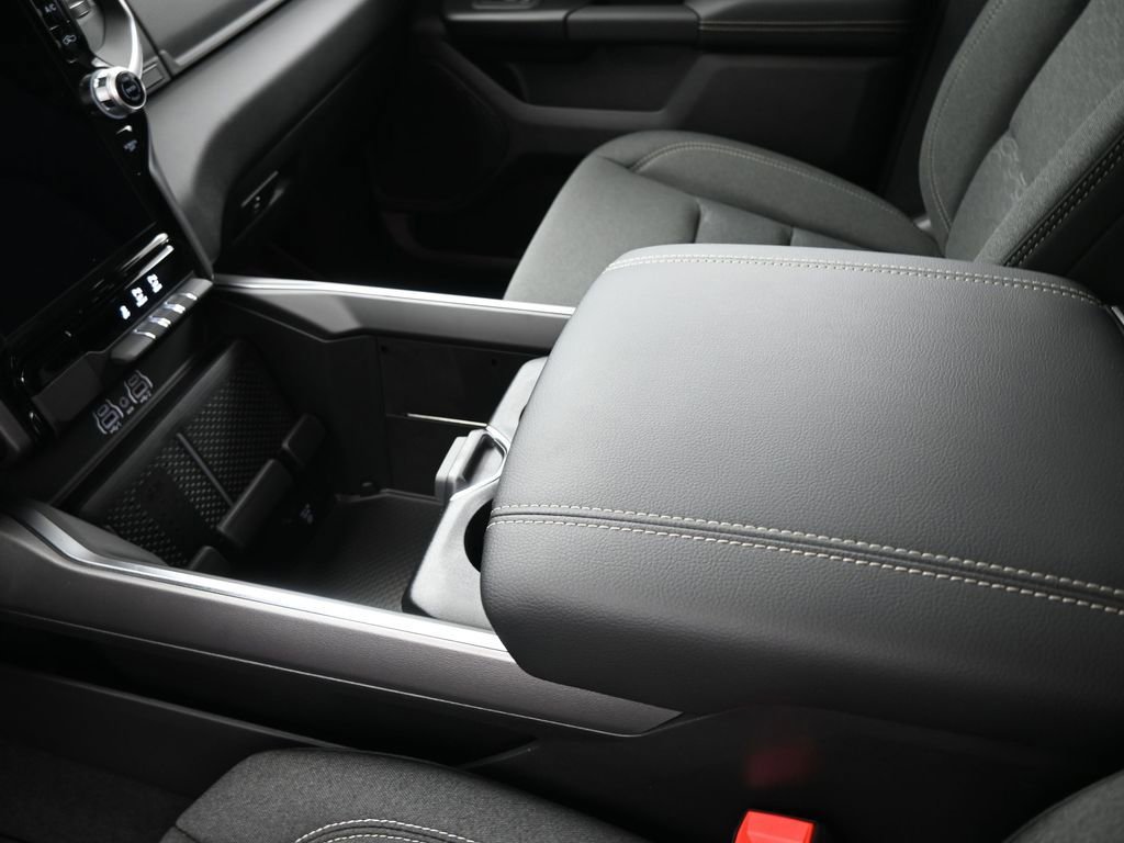 New 2026 RAM 1500 4x4 Crew Cab image 31