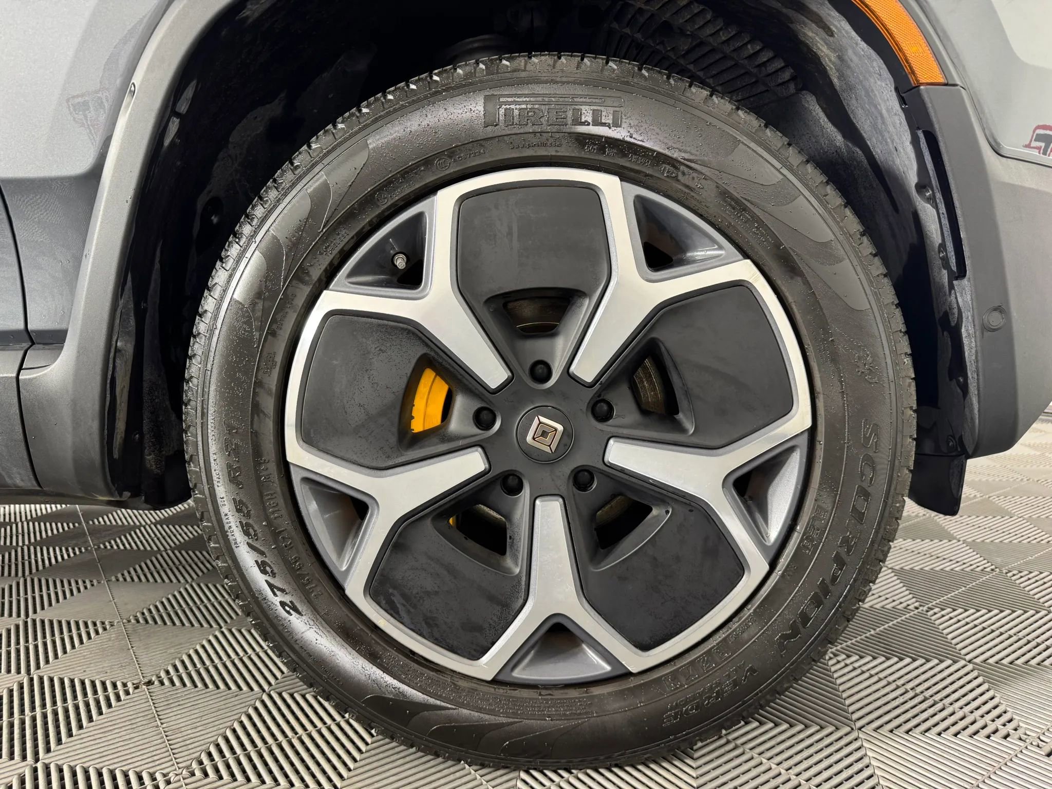 Used 2023 Rivian R1S Adventure image 50