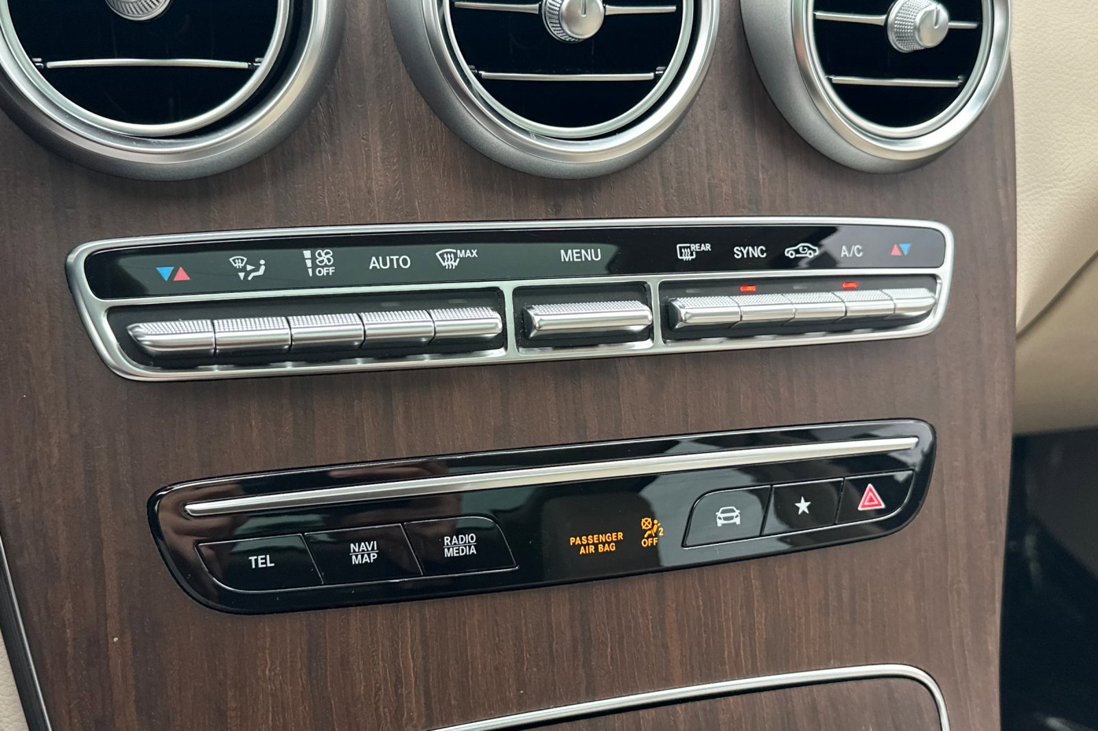 Used 2022 Mercedes-Benz GLC 300 4MATIC w/ Premium Package Lite image 20