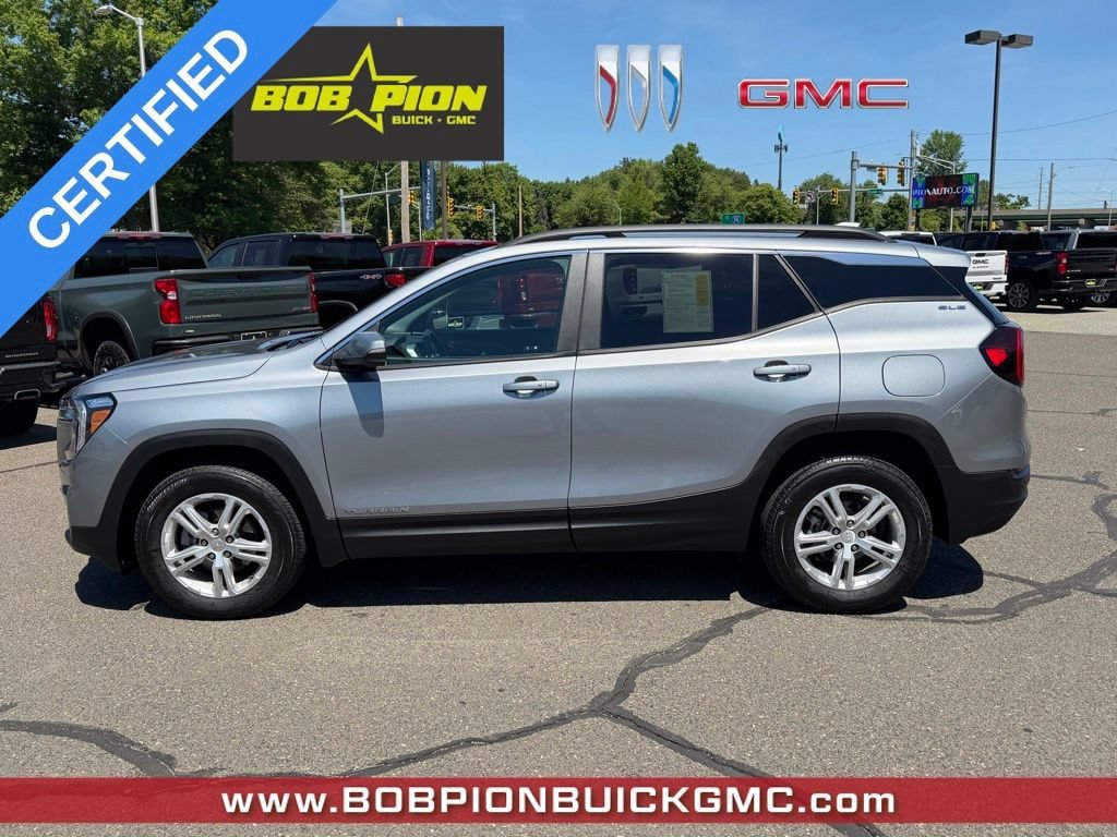 Certified 2023 GMC Terrain SLE w/ Driver Convenience Package AWD/4WD image 3