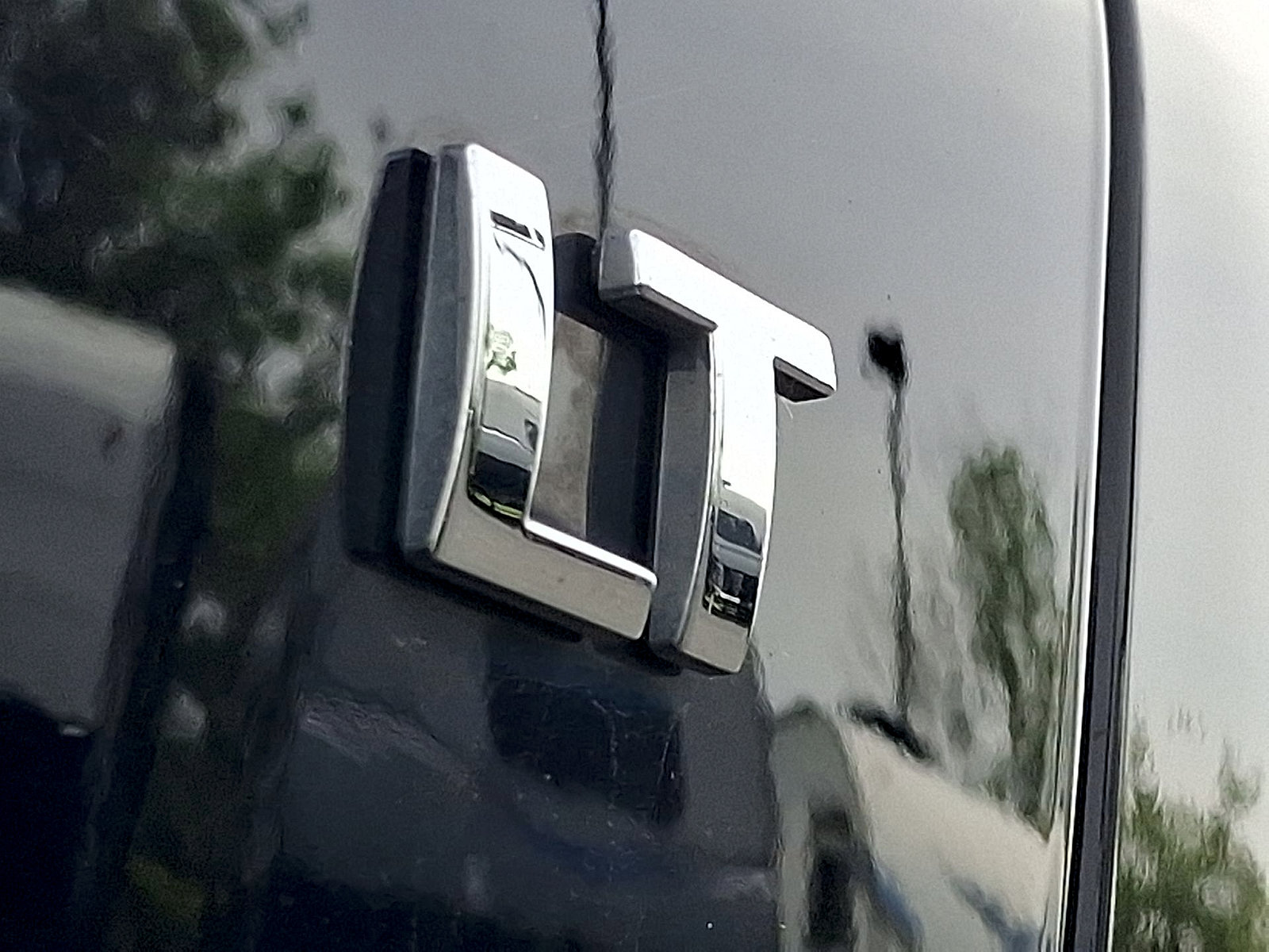 Used 2020 Chevrolet Equinox LT FWD image 24
