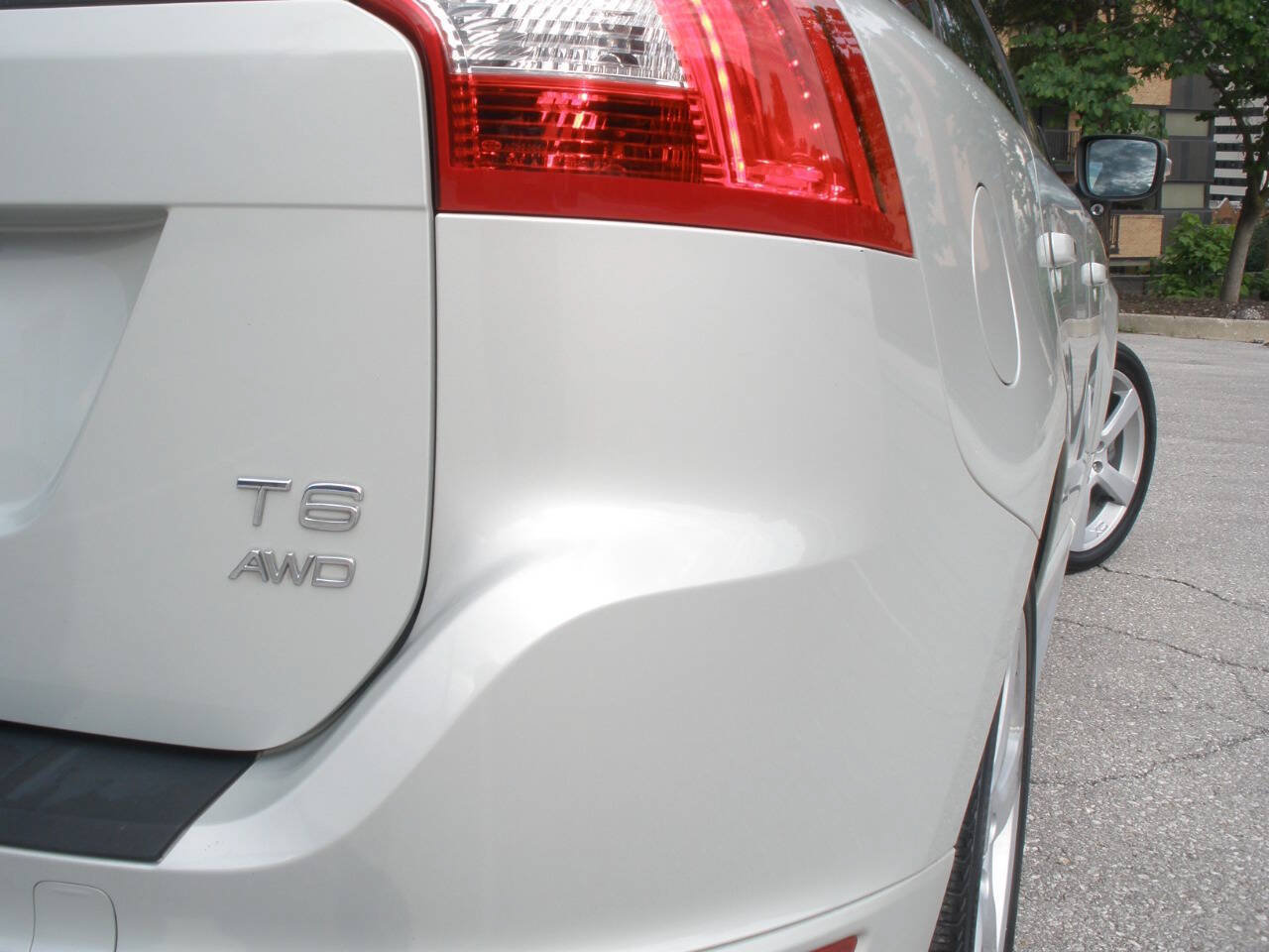 Used 2011 Volvo XC60 T6 R-Design w/ Convenience Pkg AWD/4WD image 19