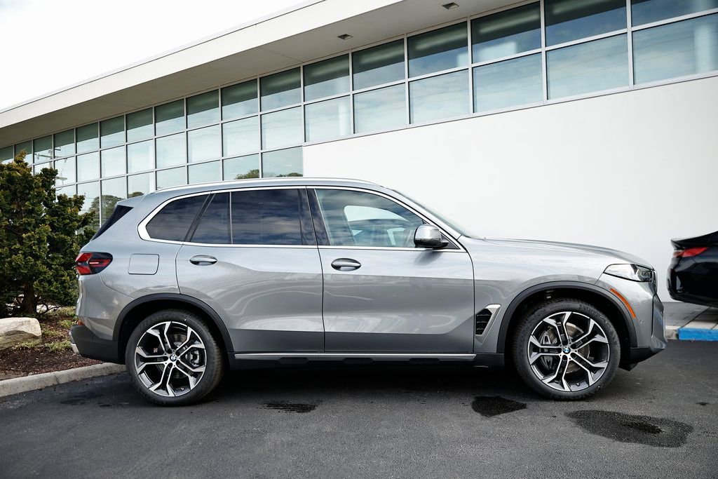New 2026 BMW X5 xDrive40i w/ Executive Package image 4