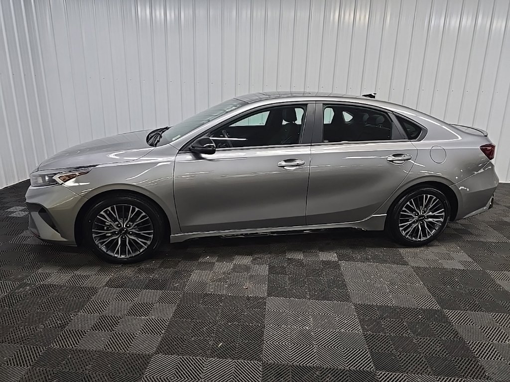Used 2024 Kia Forte GT-Line w/ GT-Line Premium Package FWD image 5
