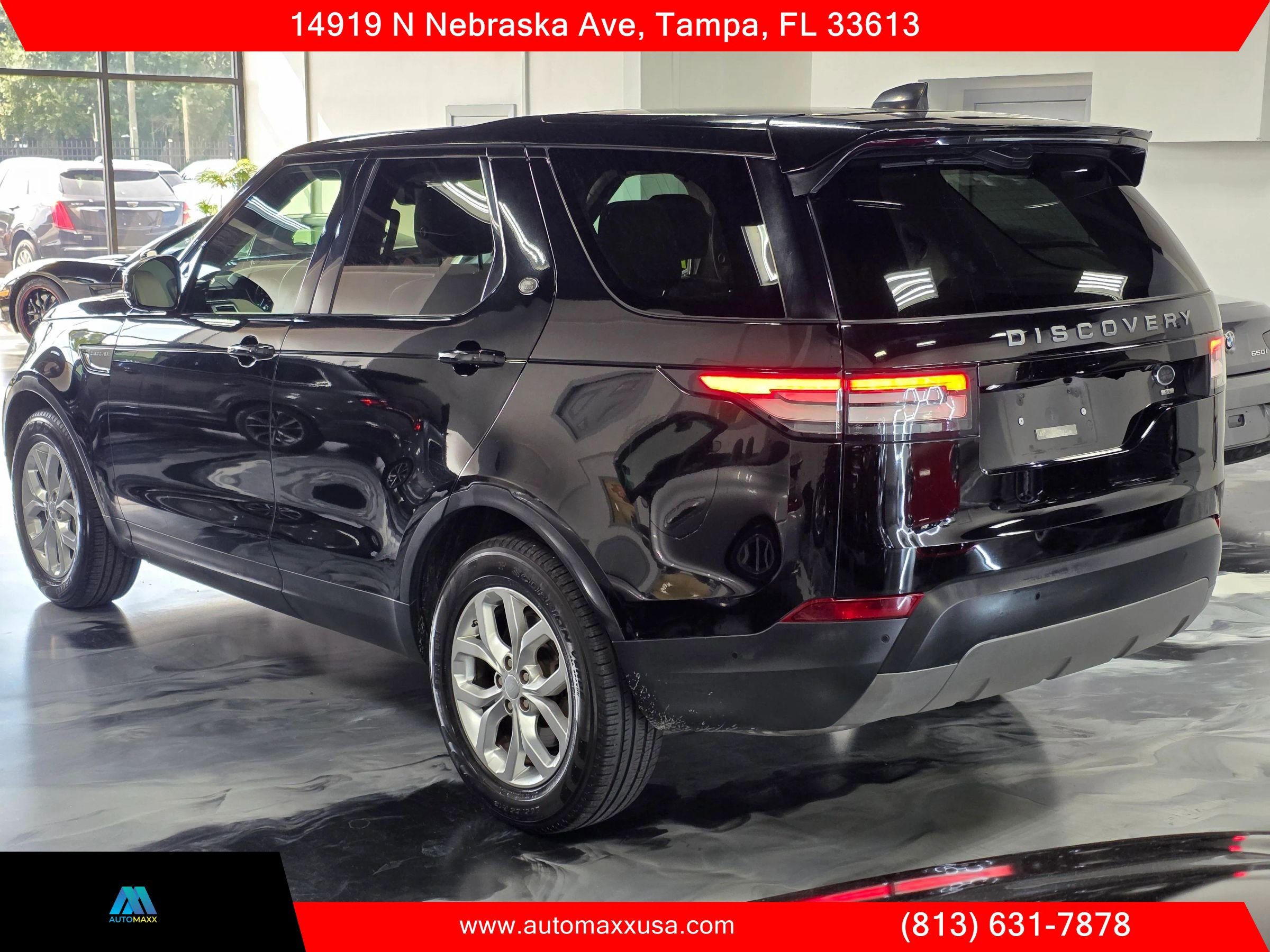 Used 2019 Land Rover Discovery SE AWD/4WD image 9