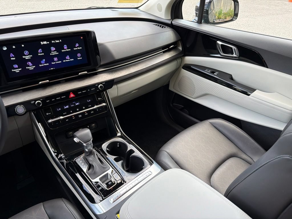 Certified 2024 Kia Carnival EX FWD image 27