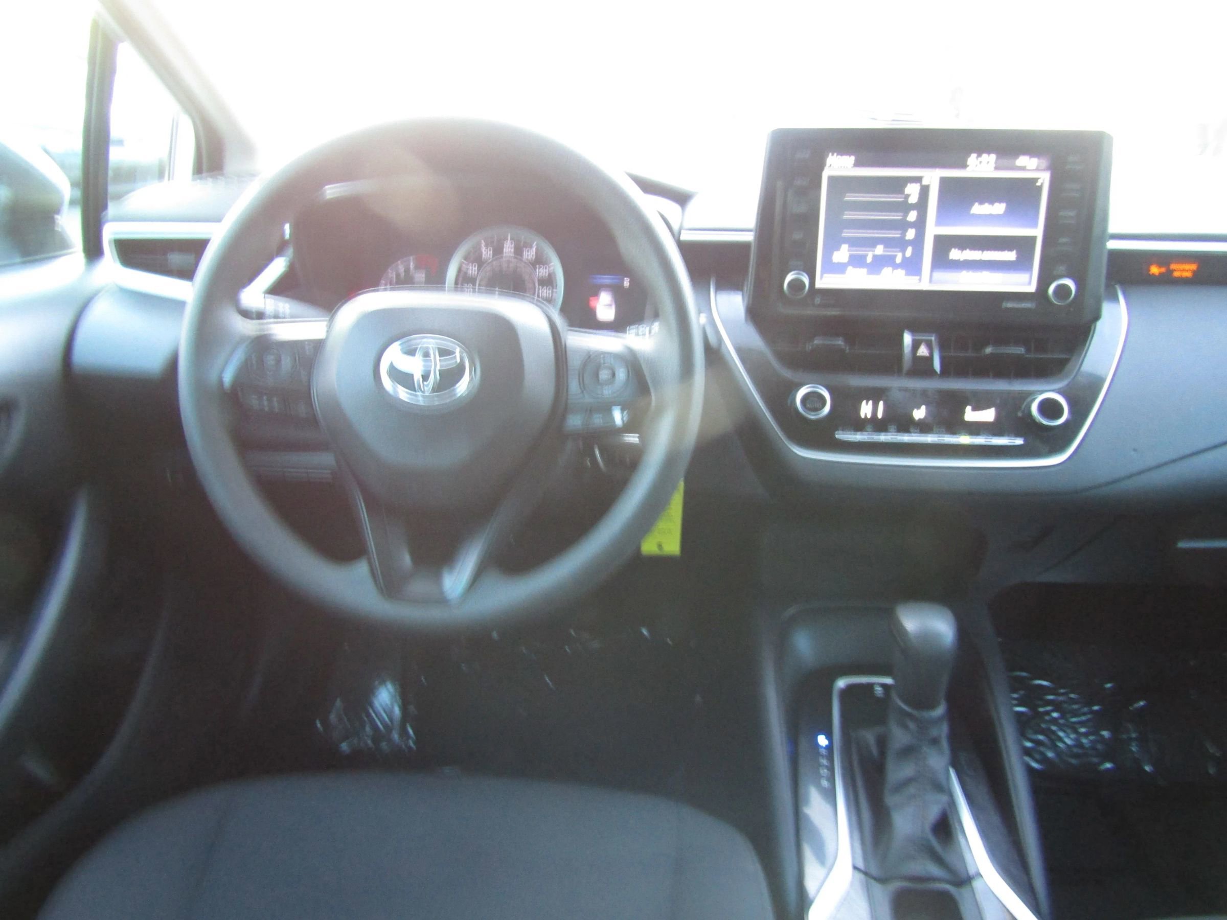Used 2022 Toyota Corolla LE image 17