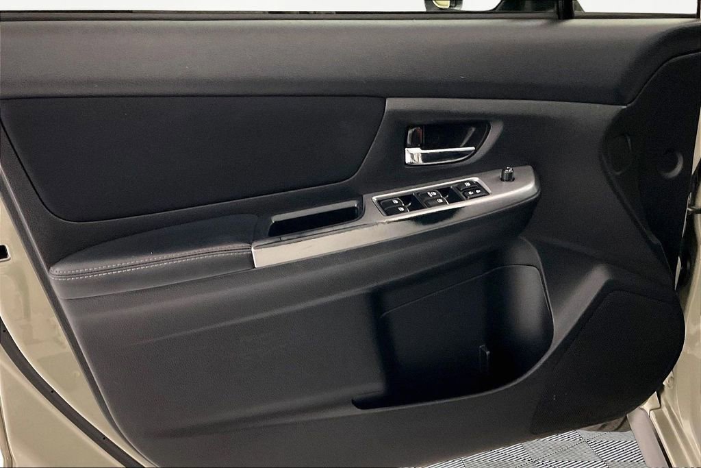 Used 2015 Subaru Crosstrek 2.0i Premium AWD/4WD image 16