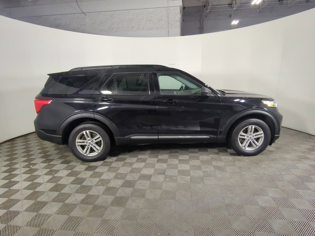 Certified 2022 Ford Explorer XLT w/ Equipment Group 202A image 16